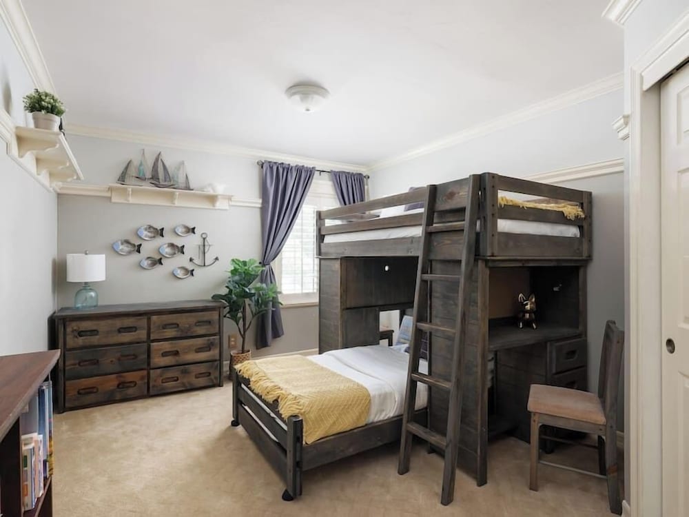 Luxury 5br 3 5ba w Pool Hot Tub