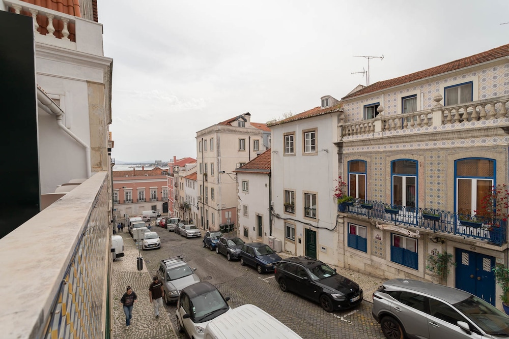 Lapa Diplomatic Flat 1 1 by Feel Lisboa
