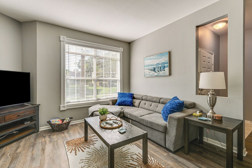 Saltwater Pool + 4 Mi to Beach: Clearwater Condo!