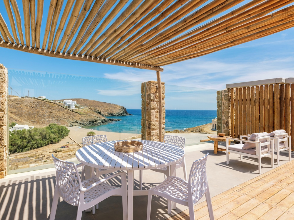 Mykonist Merchia Beach Villas & Suites