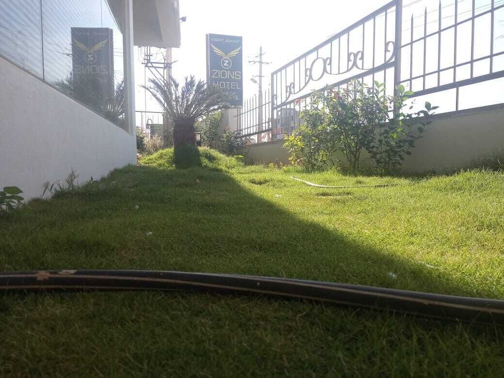 Photo 19