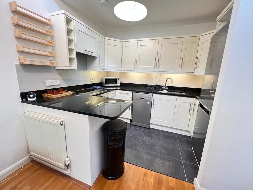 The Heart of Kensington Mews - Private House-Centrally Located-Great Transport