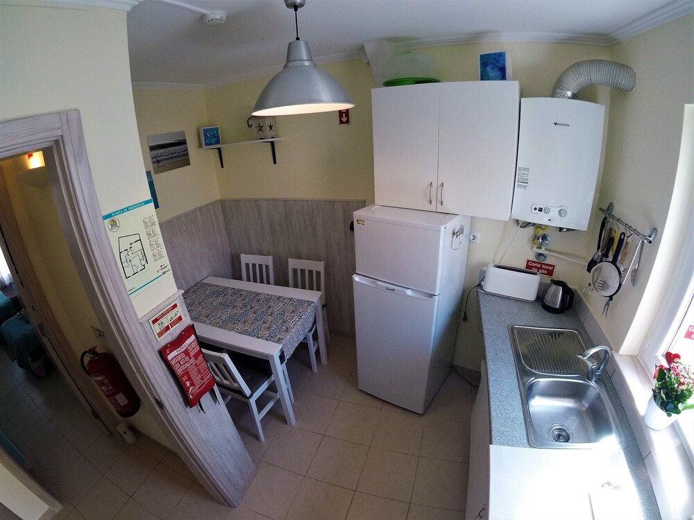 Peniche Surf Lodge - Hostel