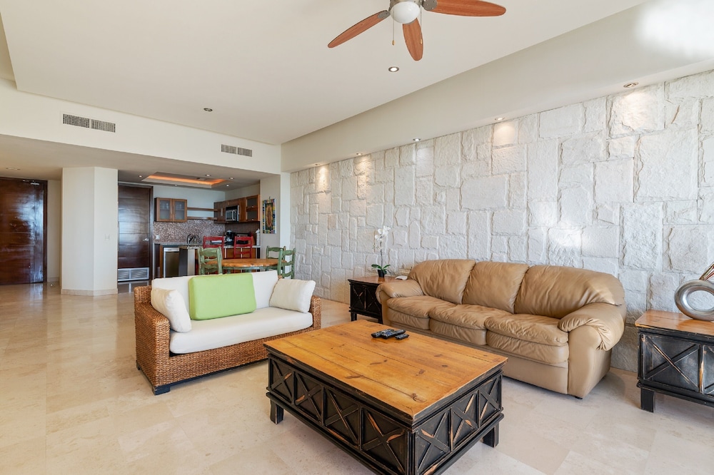 Encanto Living 0403 -1BR by Kivoya