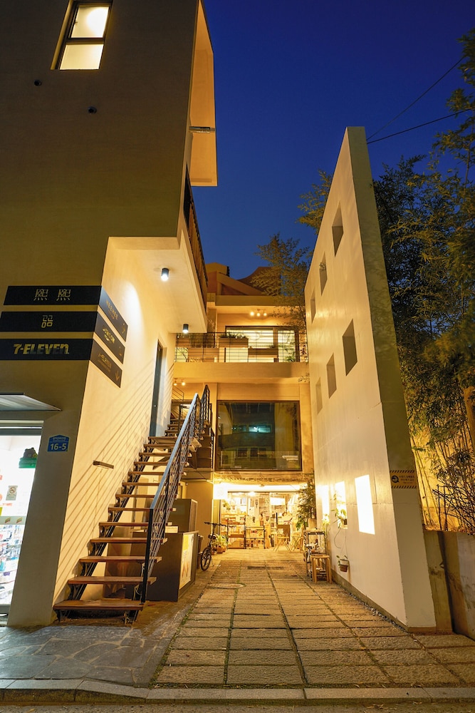 L9 Tailor Serviced Home near Hongik Univ