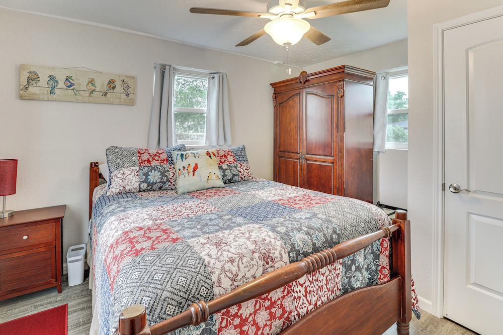 Walk to Enmu: Cozy Casita w/ Pet-friendly Yard