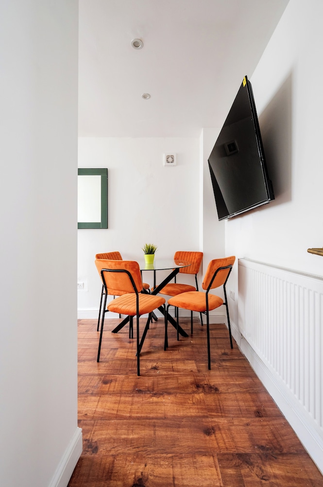 2 Bedroom flat in Putney by the river