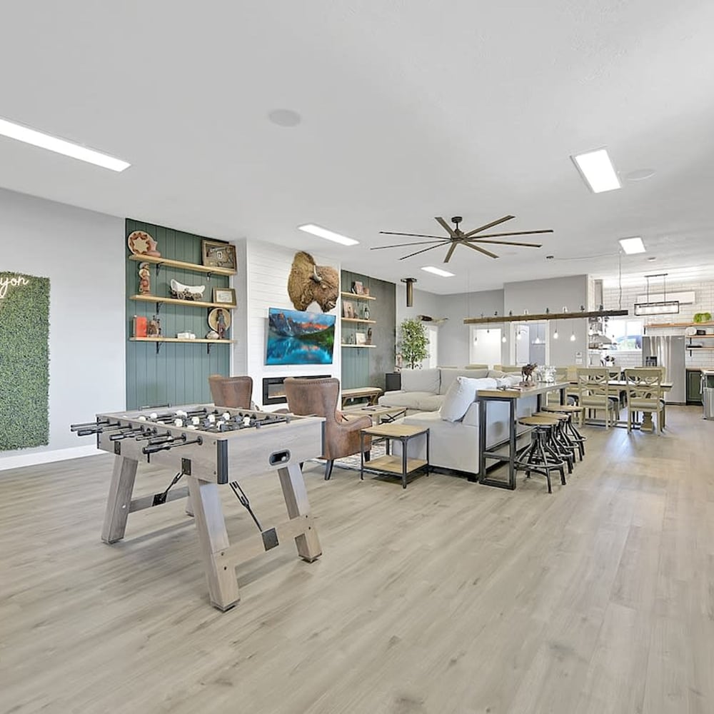 8BD Grand Canyon Ranch - Sleeps 22