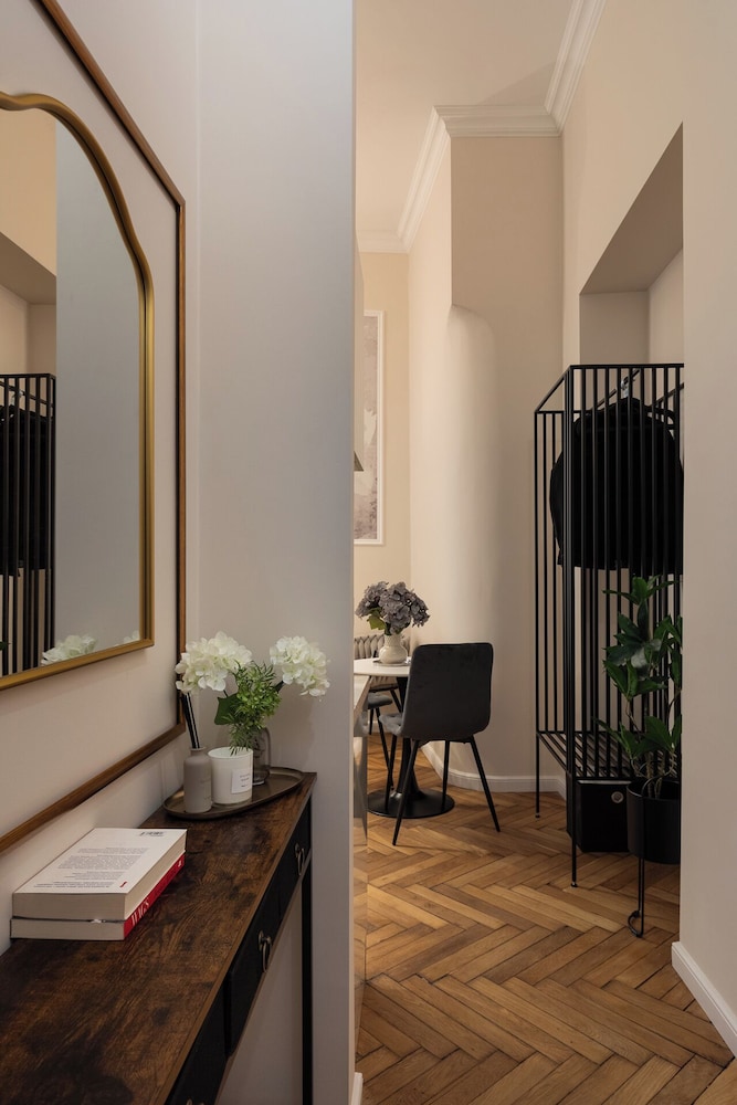 OLD TOWN Charm & Chic by Downtown Apartments