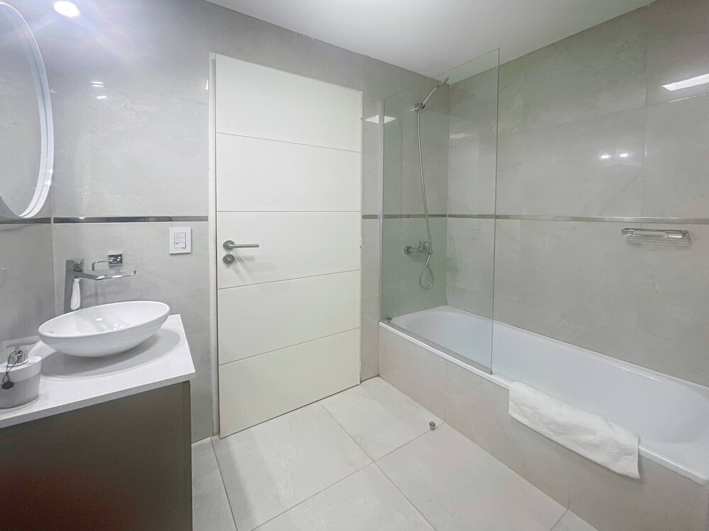 Ayres Suites Moreno