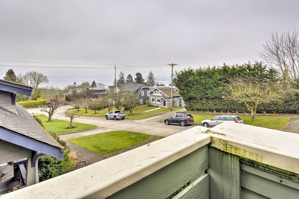 Serene Tacoma Home w/ Furnished Deck  Views! - Property Image 11