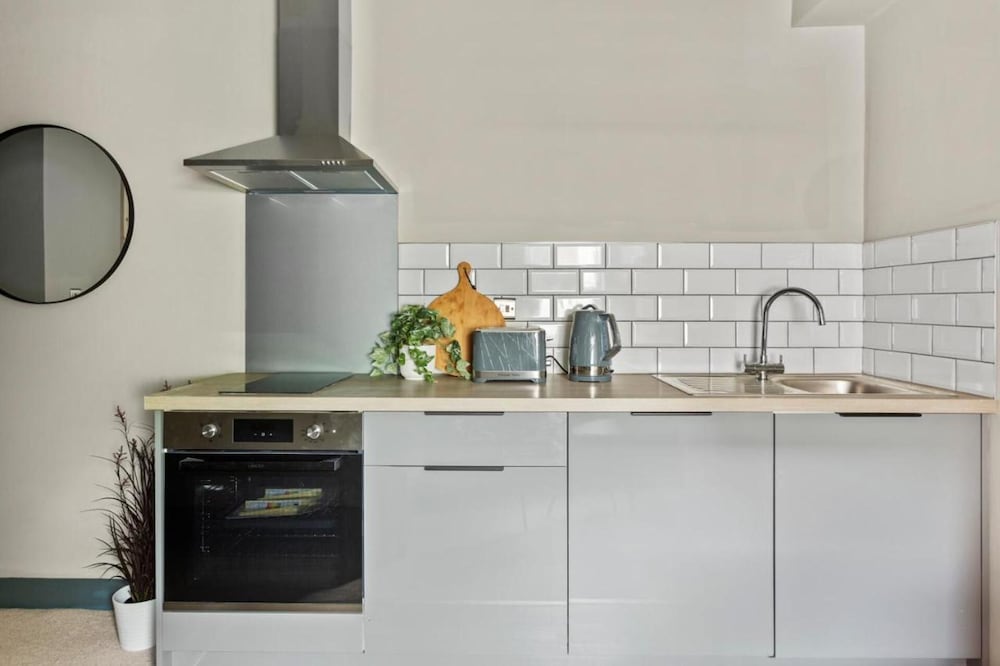 Studio 3, 25 Meriden view 3