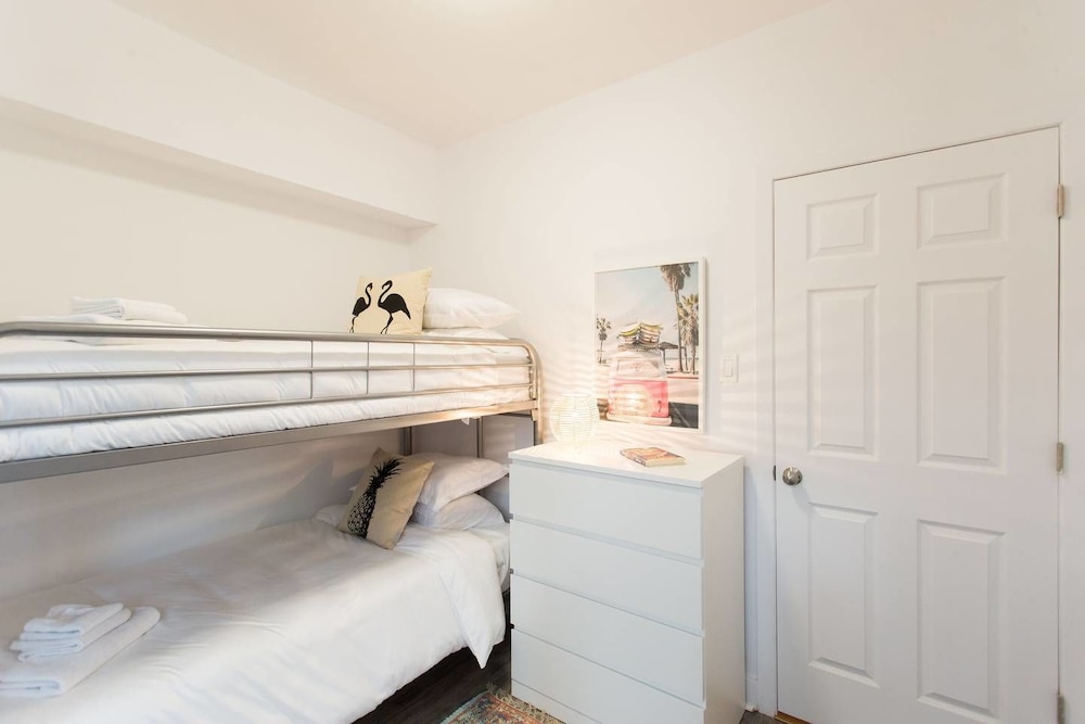 Live Like a Local in Le Plateau view 5