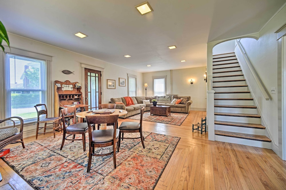 Home w/ Patio, 2 Blocks to St. Lawrence River - Property Image 4