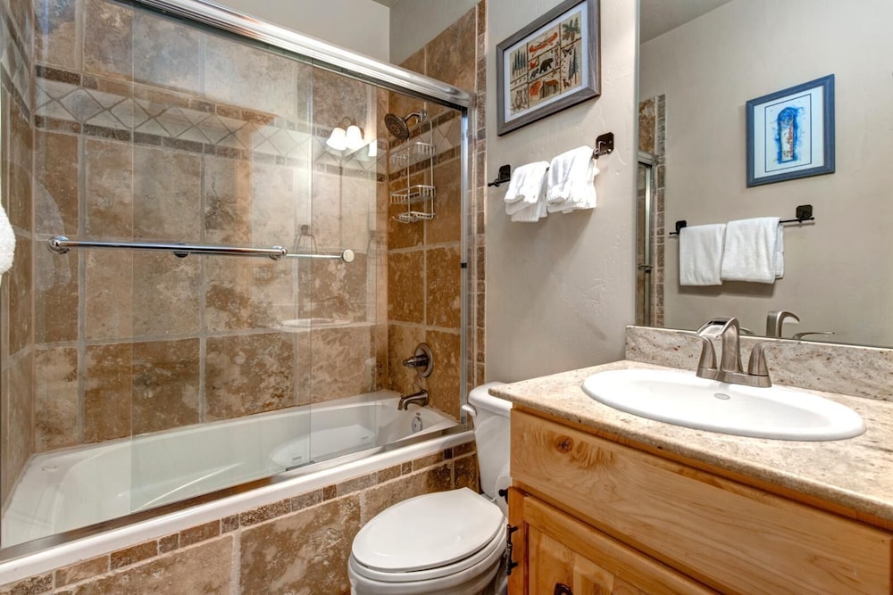 Timber Wolf Lodge Collection by KBM - 2 Units (5b/12c)