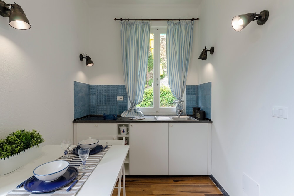 Vernazza Apartments