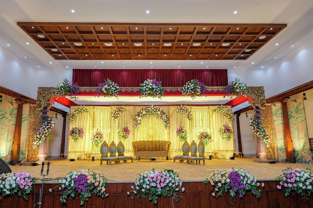 Shambhavi Hotel & Convention Centre