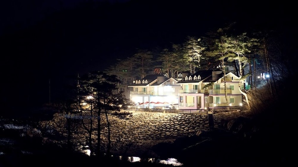 Royaltree Pension
