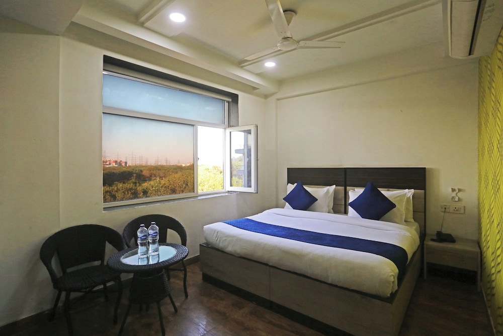 Hotel Aerostar Gold Near Yashobhoomi