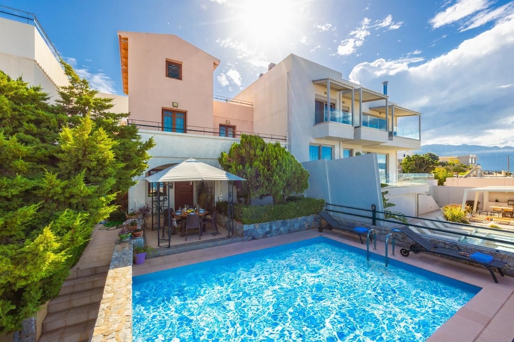 Villa Ikaros in Plaka