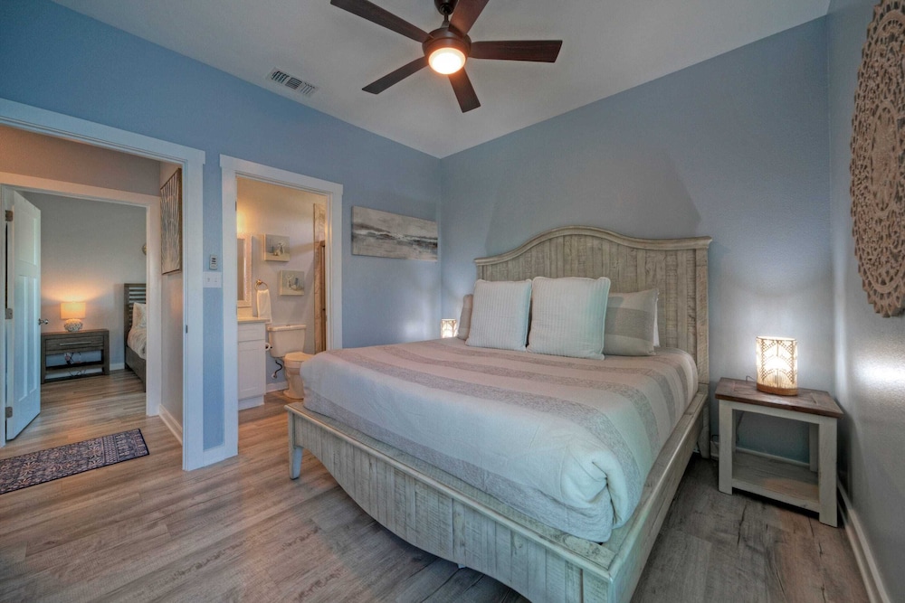 Family-friendly Beach Home Bbq, Patio & Fire Pit & Mins to Beach Bottom's Up by Avantstay