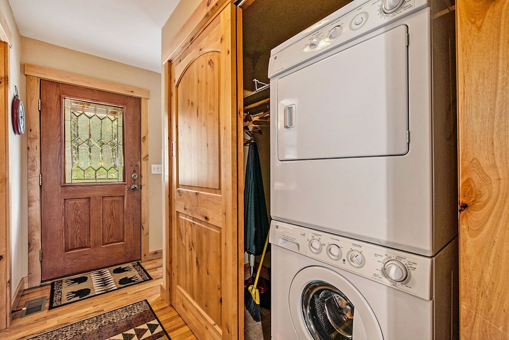 Solitude Bighorn 9 - Estes Park 2 Bedroom Condo by RedAwning - Property Image 2