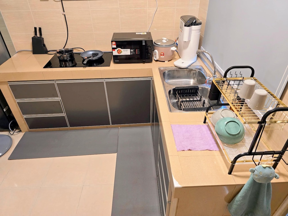 Comfy Tok Sira Home Kuantan 5 BR