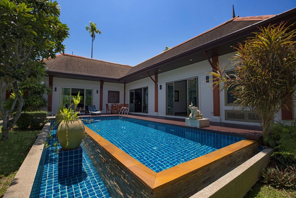 Live the Tropical Dream at Villa Mylico