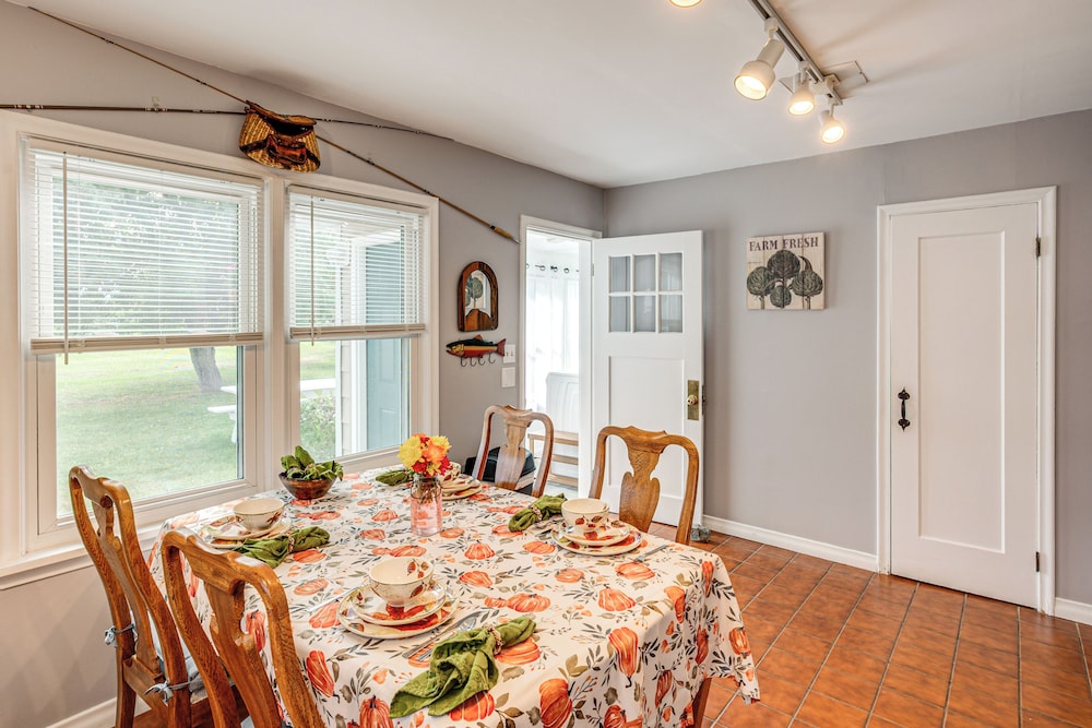 Fishing & Skiing Base! Residential Bozeman Escape