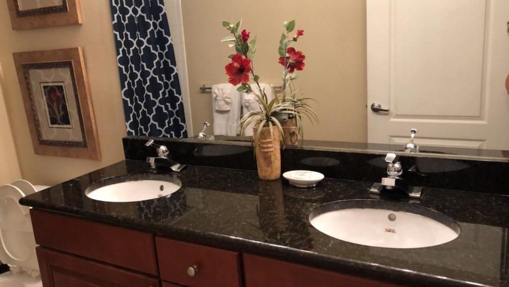 Cane Island Resort 2BR Condo Close to Attractions