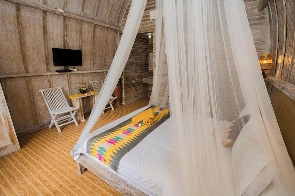 The Suwi Huts