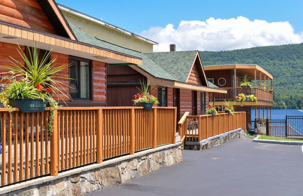 Lake Crest Inn