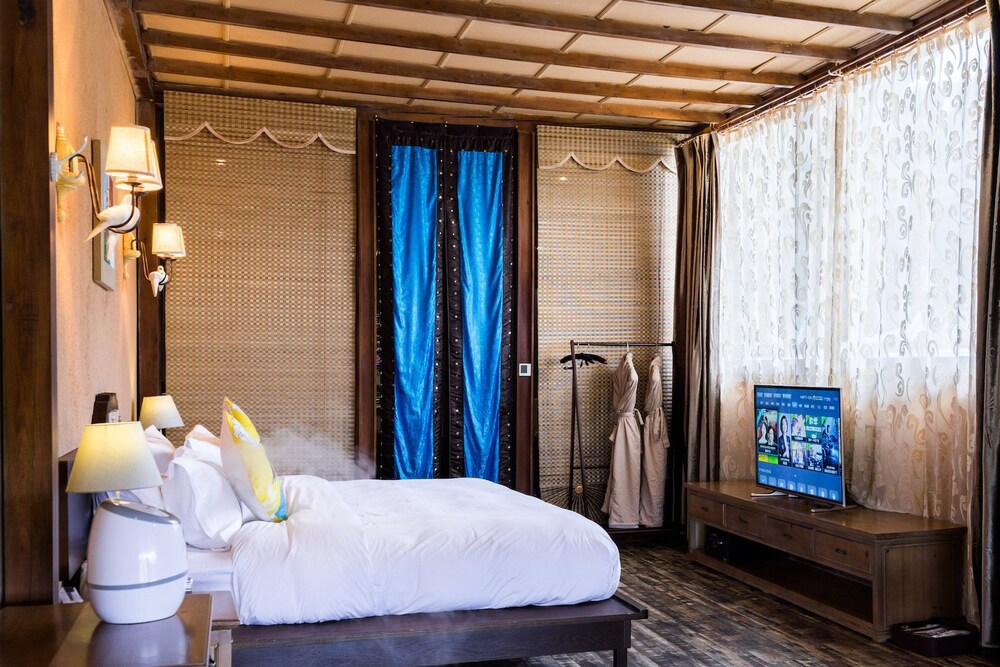 Buddhahood & Lotus Villa