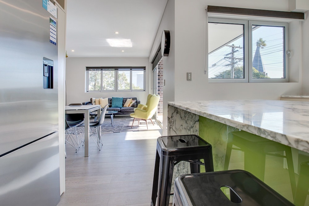 Spacious 2-bed Apartment Close to City