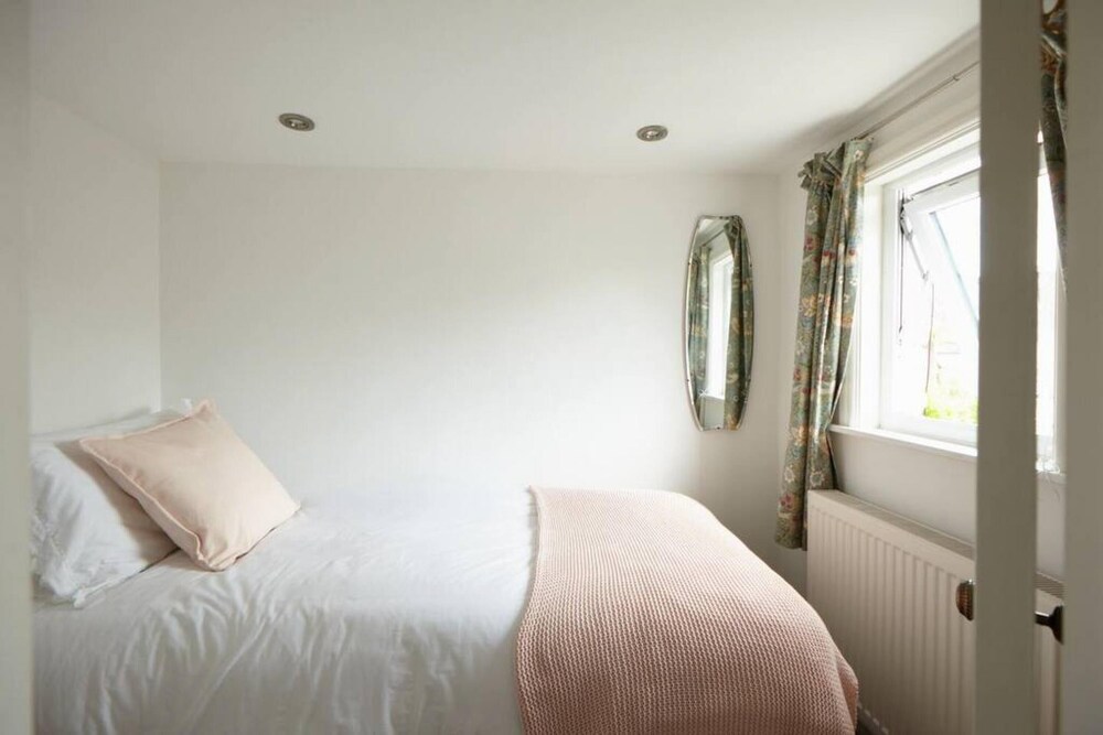 Host Stay Dane Hil view 5