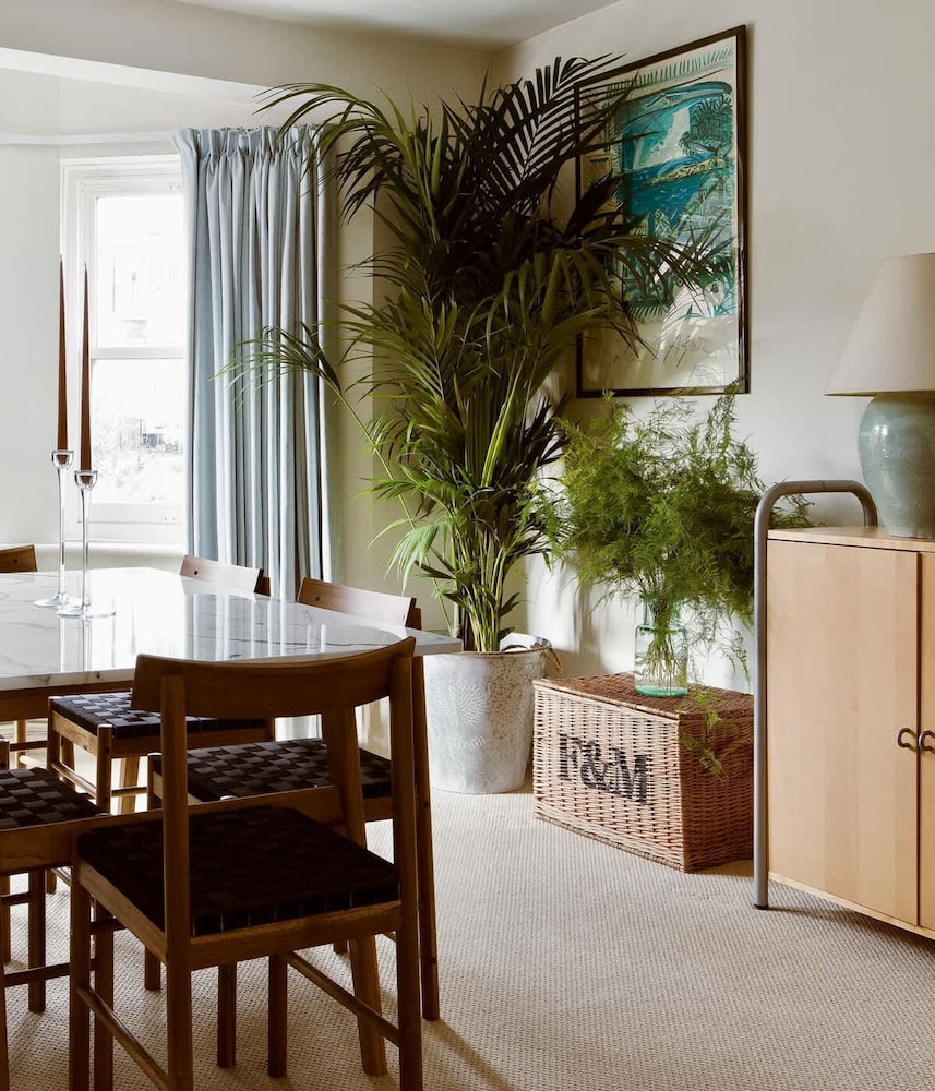 Colourful House 3 Bed Apt - Notting Hill