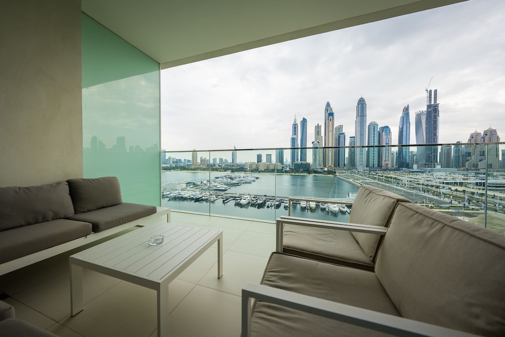 Glamorous 3BR with Marina view