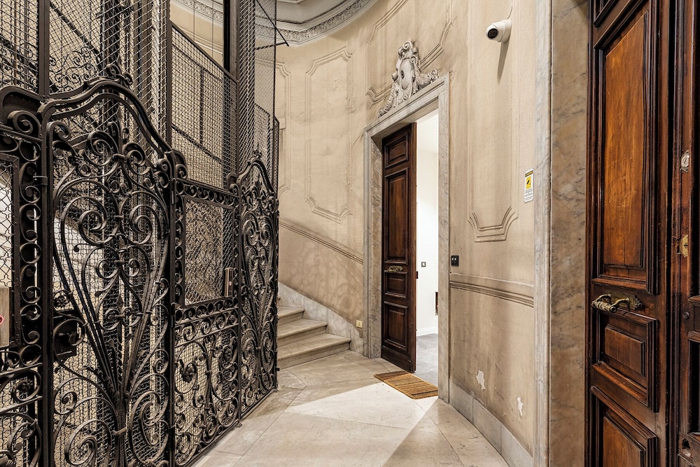 Zecca Contemporary Loft