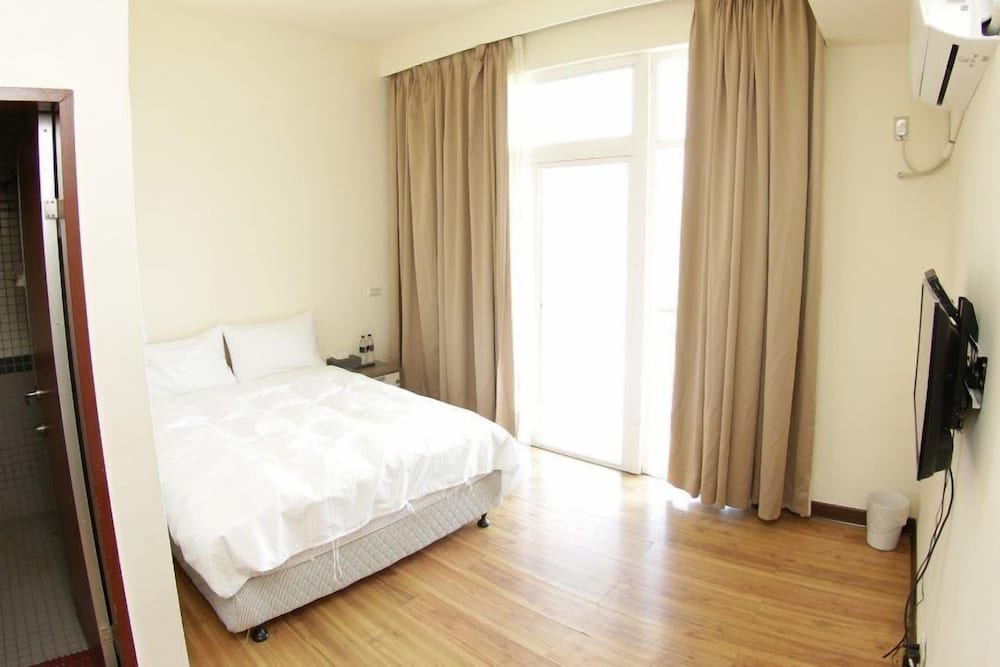 Old Harbour Hostel view 4