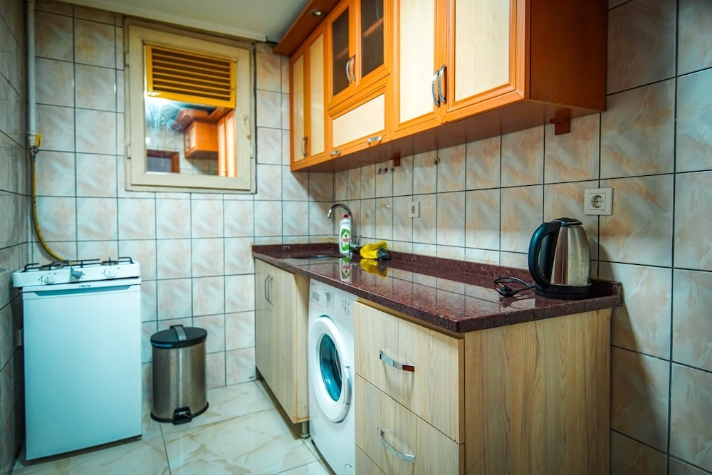 Yaghane Apartments