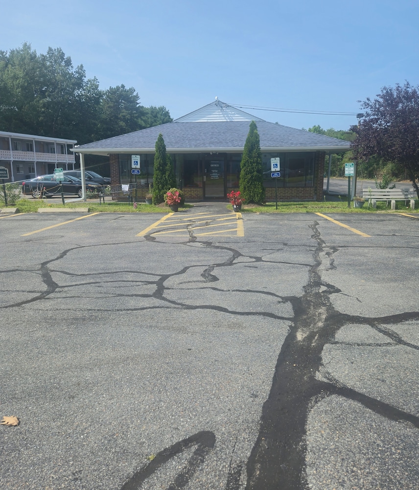 Nashoba Valley Inn & Suites