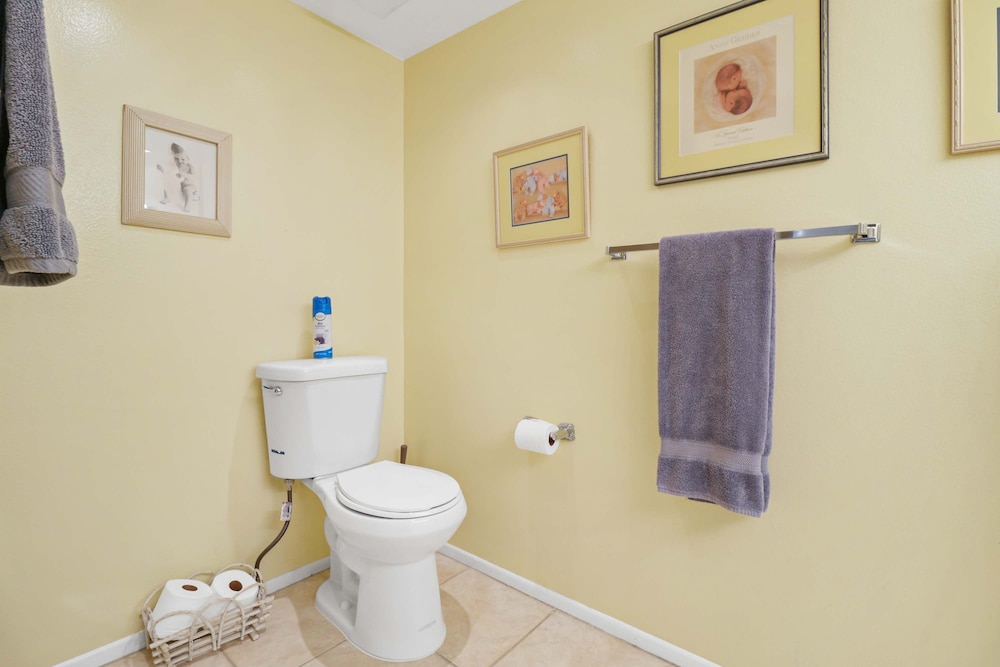 2BR 2BA Charming Cathedral City Condo With Territorial Views