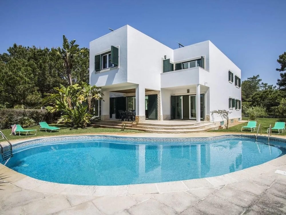 Villa Fati in Pen Nsula de Tr ia view 4
