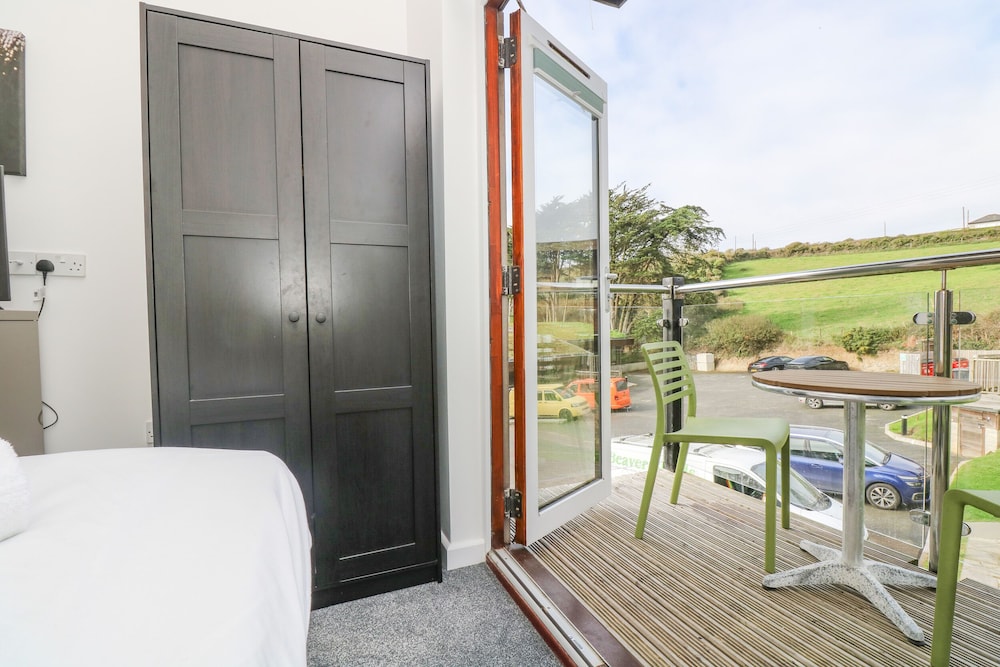 Sea Breeze 17 Gannel view 4