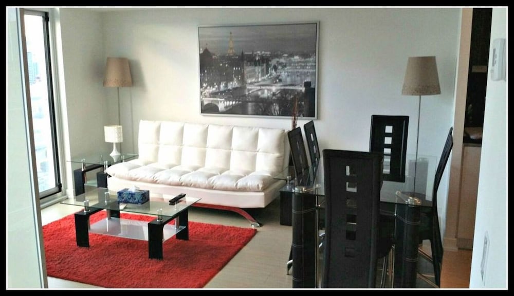 Pelicanstay in Toronto Entertainment District photo 4