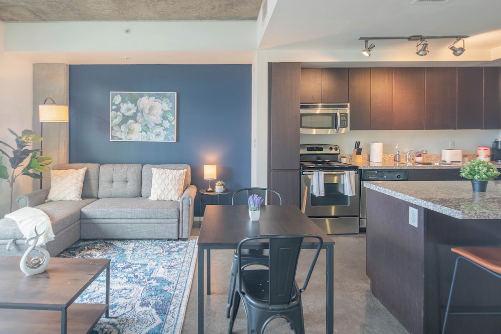 ROVE LIVING/KL - Roosevelt Point