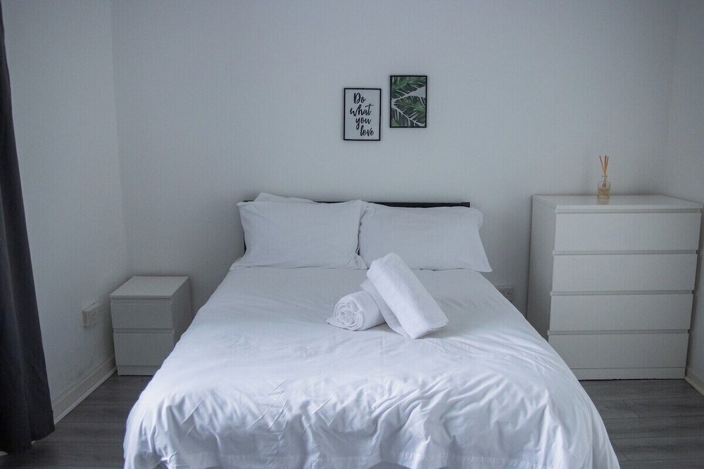 City Centre 6-bed Swansea Getaway