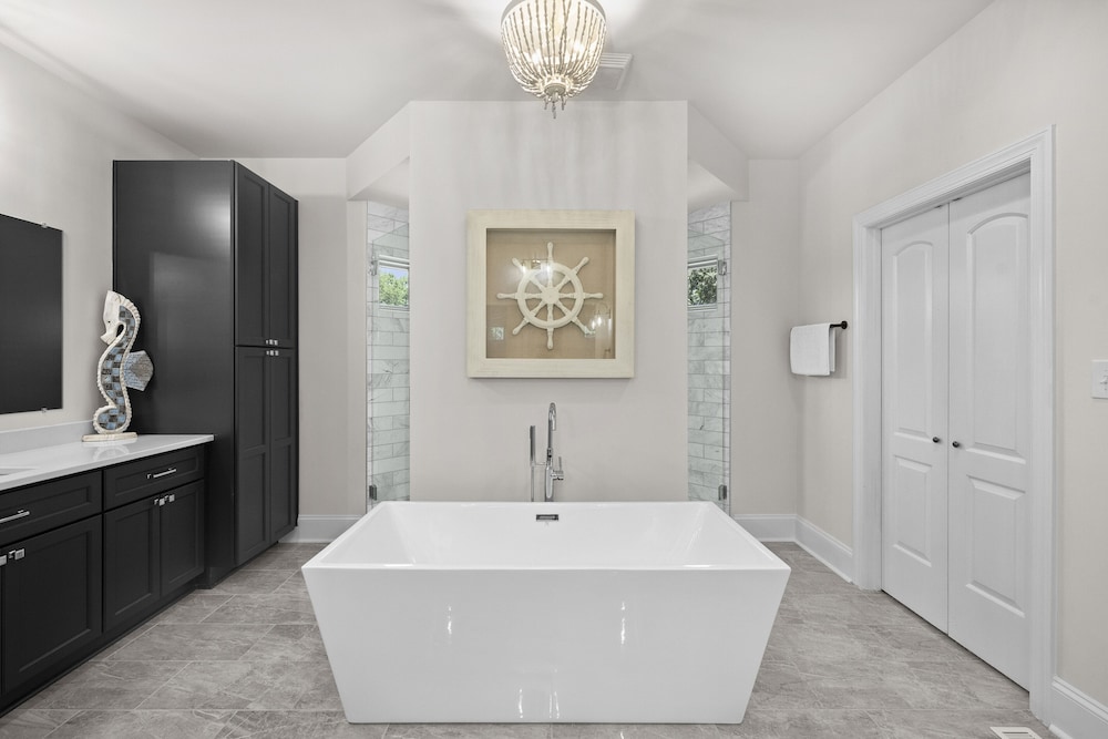 Make a Big Splash in 7BR Lake Norman Home!