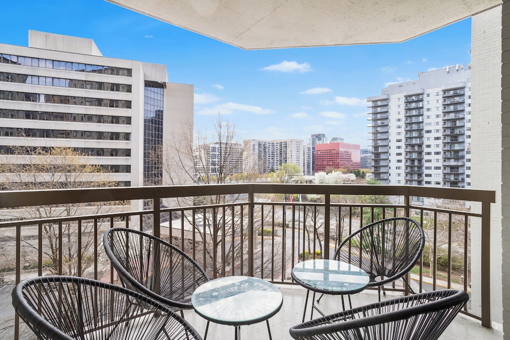 Well Appointed Apartments W Full Comfort