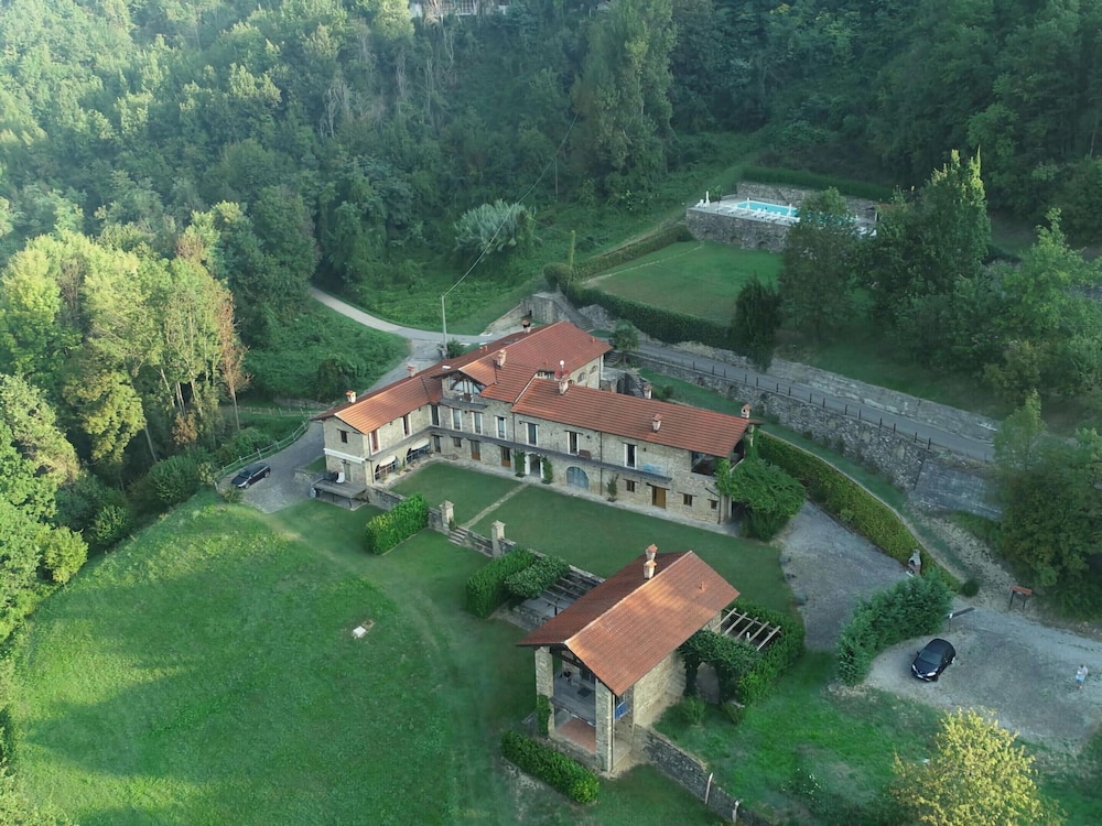 Apartment With Enclosed Garden